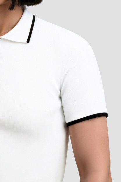 Polo boutonné à bordure élégante contrastée