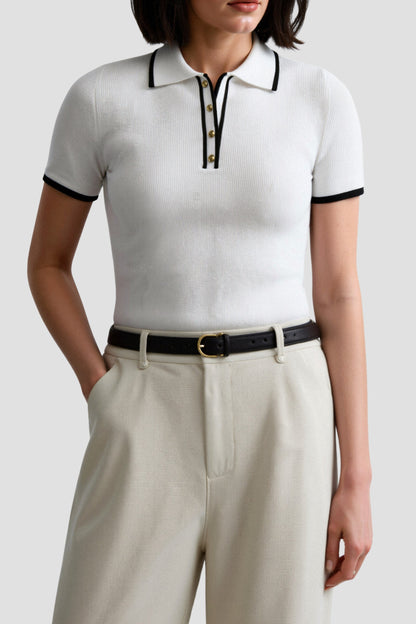 Polo boutonné à bordure élégante contrastée