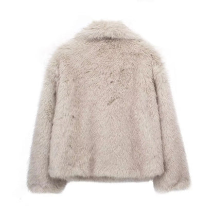 - Manteau en fourrure végétalienne